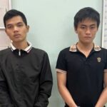 Bắt 2 đối tượng tấn công em học sinh, cướp tài sản khi đang trú mưa