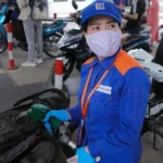 Giá xăng quay đầu giảm