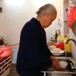 Một người rửa bát, cả nhà mắc bệnh? 4 thói quen rửa bát sai lầm, ai cũng nên bỏ ngay!